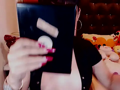 Snapshot of UnMarriedwifeTSX chatting on 03.20.25 UnMarriedwifeTSX online show from 03.20.25