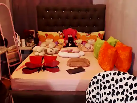 UnMarriedwifeTSX online show from 12.18.25