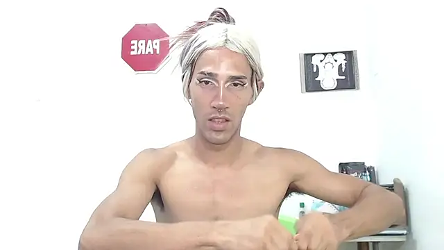 Snapshot of -Anarka- chatting on 12.05.25 -Anarka- online show from 12.05.25