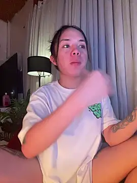 Snapshot of SweetCheska19 chatting on 02.24.26 SweetCheska19 online show from 02.24.26