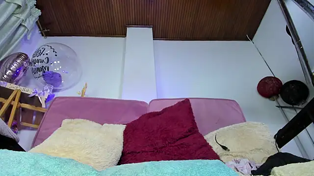 Snapshot of emely_exotic chatting on 01.17.26 emely exotic online show from 01.17.26