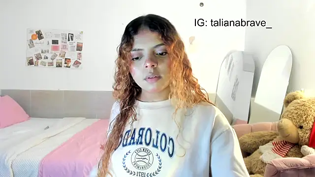 ValienteGirl  online show from 09.30.25