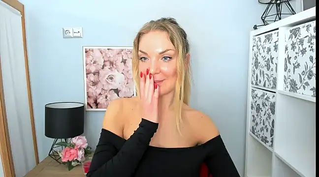 AulloraHoney online show from 02.24.25