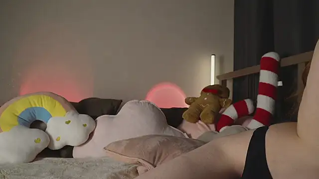 Snapshot of MiracleSandy chatting on 12.22.24 MiracleSandy online show from 12.22.24