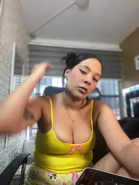 Snapshot of Little_Amber6 chatting on 02.25.25 Little Amber6 online show from 02.25.25