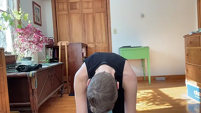 Snapshot of LeahWilde chatting on 02.18.25 LeahWilde online show from 02.18.25