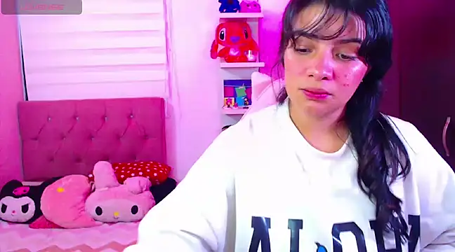 Snapshot of Vannessa__Shy chatting on 12.03.24 Vannessa Shy online show from 12.03.24