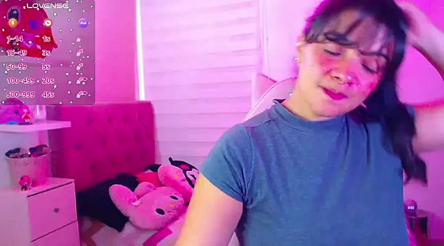 Snapshot of Vannessa__Shy chatting on 12.06.24 Vannessa Shy online show from 12.06.24