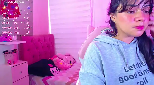 Snapshot of Vannessa__Shy chatting on 12.09.24 Vannessa Shy online show from 12.09.24