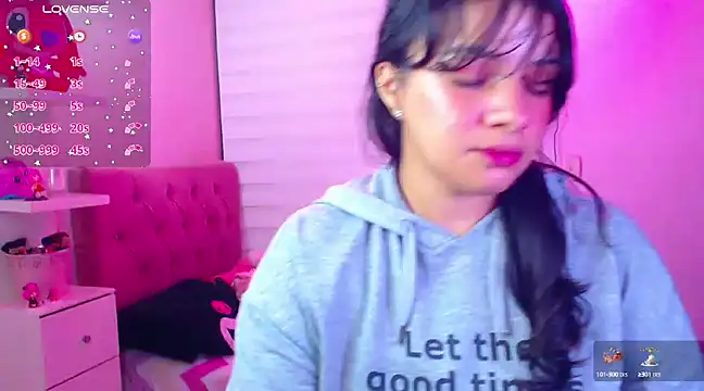 Snapshot of Vannessa__Shy chatting on 12.09.24 Vannessa Shy online show from 12.09.24