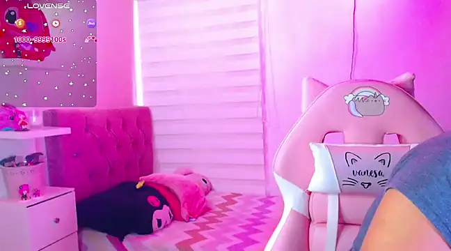 Snapshot of Vannessa__Shy chatting on 12.14.24 Vannessa Shy online show from 12.14.24