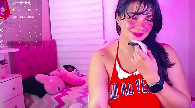 Snapshot of Vannessa__Shy chatting on 12.17.24 Vannessa Shy online show from 12.17.24