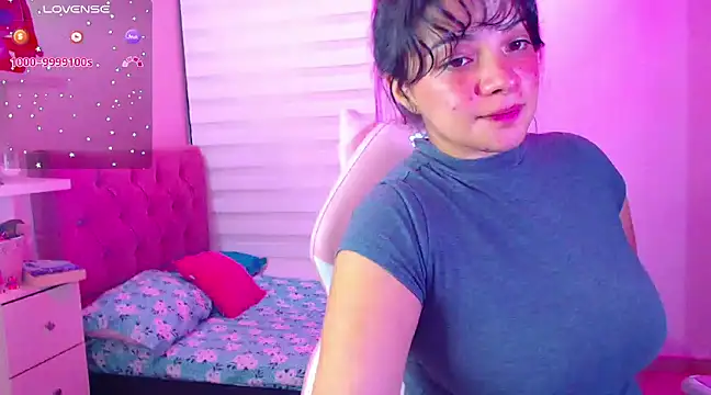 Snapshot of Vannessa__Shy chatting on 12.20.24 Vannessa Shy online show from 12.20.24