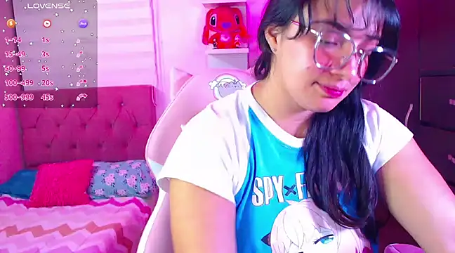 Snapshot of Vannessa__Shy chatting on 12.28.24 Vannessa Shy online show from 12.28.24