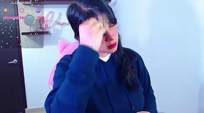 Snapshot of Vannessa__Shy chatting on 01.27.25 Vannessa Shy online show from 01.27.25