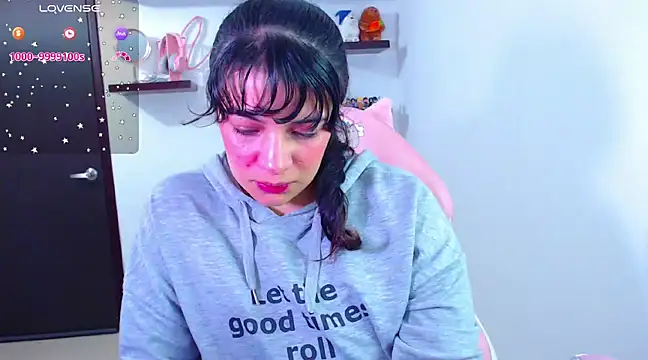 Snapshot of Vannessa__Shy chatting on 02.11.25 Vannessa Shy online show from 02.11.25