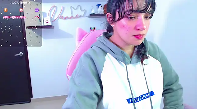 Snapshot of Vannessa__Shy chatting on 03.11.25 Vannessa Shy online show from 03.11.25