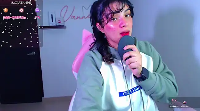 Snapshot of Vannessa__Shy chatting on 03.12.25 Vannessa Shy online show from 03.12.25