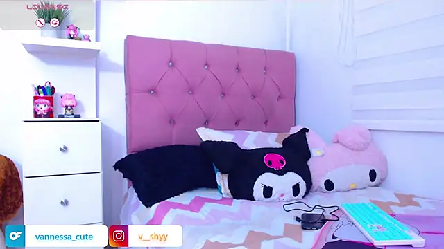 Snapshot of Vannessa__Shy chatting on 09.11.25 Vannessa Shy online show from 09.11.25