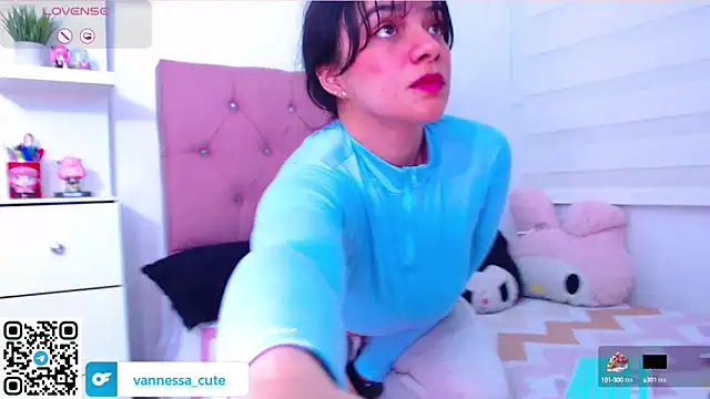 Snapshot of Vannessa__Shy chatting on 09.18.25 Vannessa Shy online show from 09.18.25