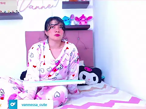 Snapshot of Vannessa__Shy chatting on 10.09.25 Vannessa Shy online show from 10.09.25