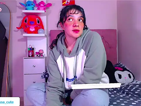 Snapshot of Vannessa__Shy chatting on 11.28.25 Vannessa Shy online show from 11.28.25