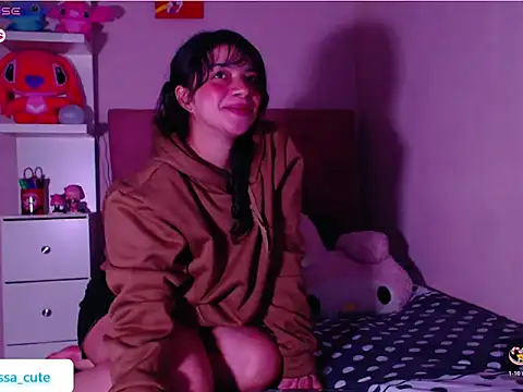 Snapshot of Vannessa__Shy chatting on 12.01.25 Vannessa Shy online show from 12.01.25