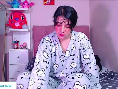 Snapshot of Vannessa__Shy chatting on 12.03.25 Vannessa Shy online show from 12.03.25