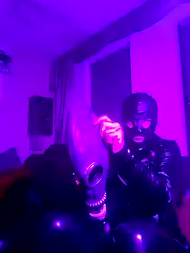 Snapshot of Crystalbitchx chatting on 12.11.24 Crystalbitchx online show from 12.11.24