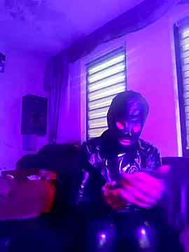 Snapshot of Crystalbitchx chatting on 12.30.24 Crystalbitchx online show from 12.30.24