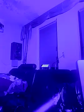 Snapshot of Crystalbitchx chatting on 01.13.25 Crystalbitchx online show from 01.13.25