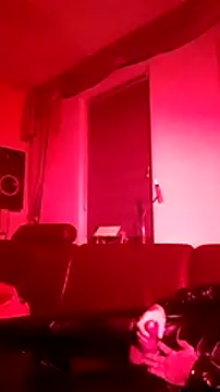 Snapshot of Crystalbitchx chatting on 01.18.25 Crystalbitchx online show from 01.18.25