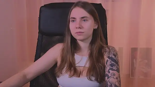 Snapshot of _AnnaStark_ chatting on 12.26.24 AnnaStark online show from 12.26.24