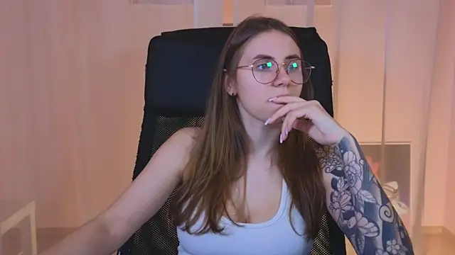 Snapshot of _AnnaStark_ chatting on 01.17.25 AnnaStark online show from 01.17.25