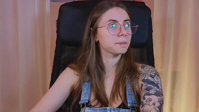 Snapshot of _AnnaStark_ chatting on 01.25.25 AnnaStark online show from 01.25.25