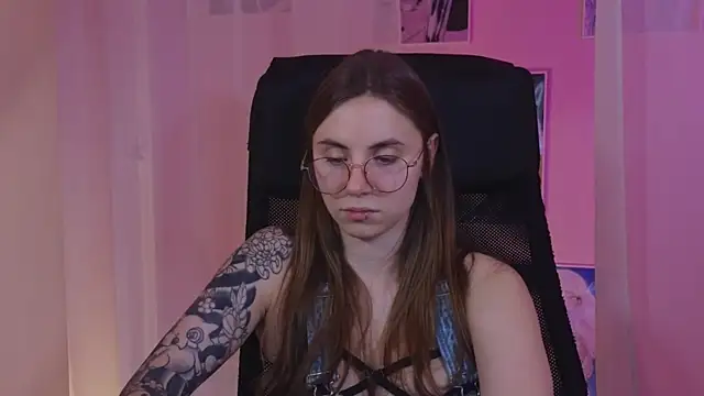 Snapshot of _AnnaStark_ chatting on 01.30.25 AnnaStark online show from 01.30.25