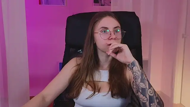 Snapshot of _AnnaStark_ chatting on 01.30.25 AnnaStark online show from 01.30.25