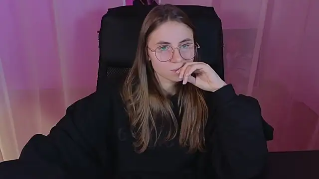 Snapshot of _AnnaStark_ chatting on 02.09.25 AnnaStark online show from 02.09.25