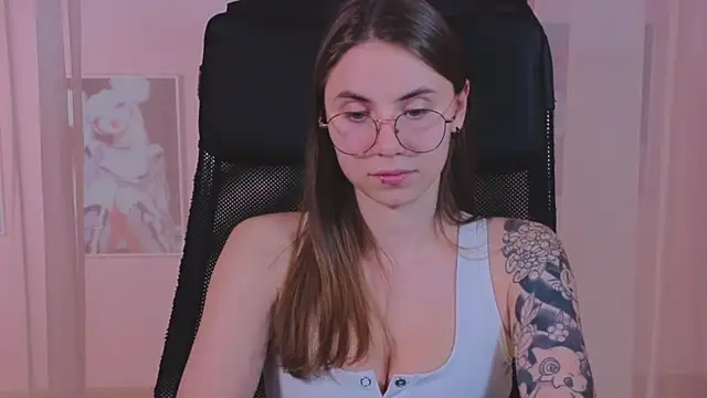 Snapshot of _AnnaStark_ chatting on 03.22.25 AnnaStark online show from 03.22.25