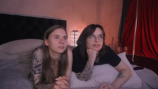 Snapshot of _AnnaStark_ chatting on 09.13.25 AnnaStark online show from 09.13.25