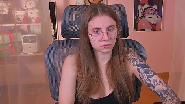 Snapshot of _AnnaStark_ chatting on 11.29.25 AnnaStark online show from 11.29.25