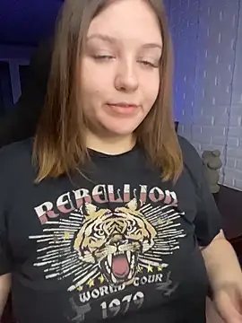 Snapshot of XNirvanaX chatting on 10.27.25 XNirvanaX online show from 10.27.25