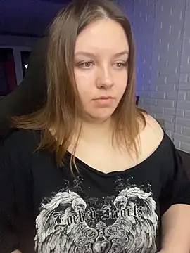 Snapshot of XNirvanaX chatting on 11.22.25 XNirvanaX online show from 11.22.25