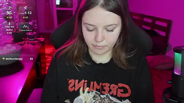 Snapshot of XNirvanaX chatting on 12.14.25 XNirvanaX online show from 12.14.25