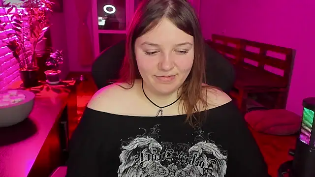 Snapshot of XNirvanaX chatting on 12.16.25 XNirvanaX online show from 12.16.25