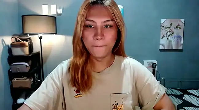 Snapshot of luxxy_grand chatting on 01.05.25 luxxy grand online show from 01.05.25