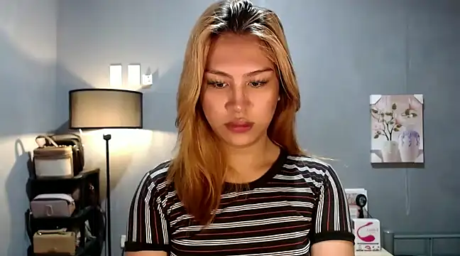 Snapshot of luxxy_grand chatting on 01.10.25 luxxy grand online show from 01.10.25