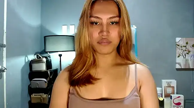 Snapshot of luxxy_grand chatting on 01.21.25 luxxy grand online show from 01.21.25