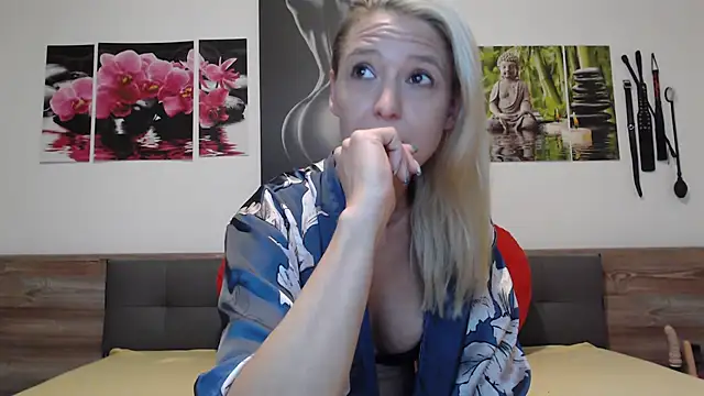 Naschkatze01 online show from 10.19.25