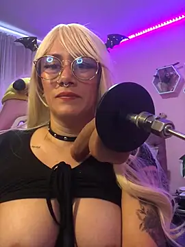 Luna Paris  online show from 02.10.25